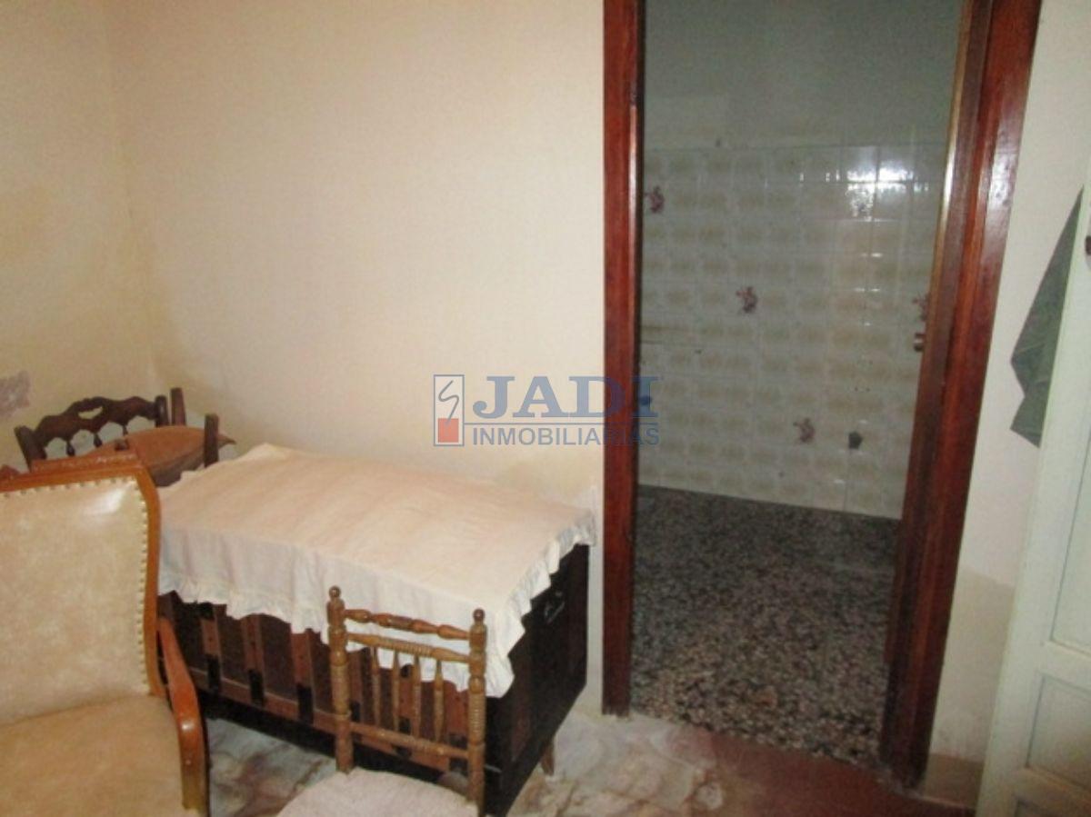 For sale of house in Valdepeñas