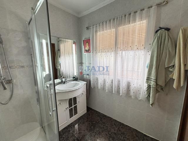 Venta de casa en Valdepeñas