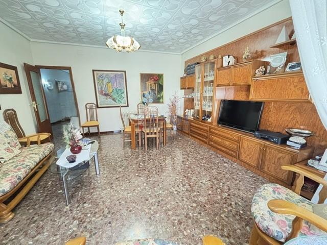 Venta de casa en Valdepeñas
