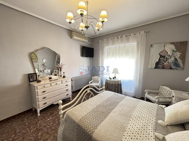 Venta de casa en Valdepeñas