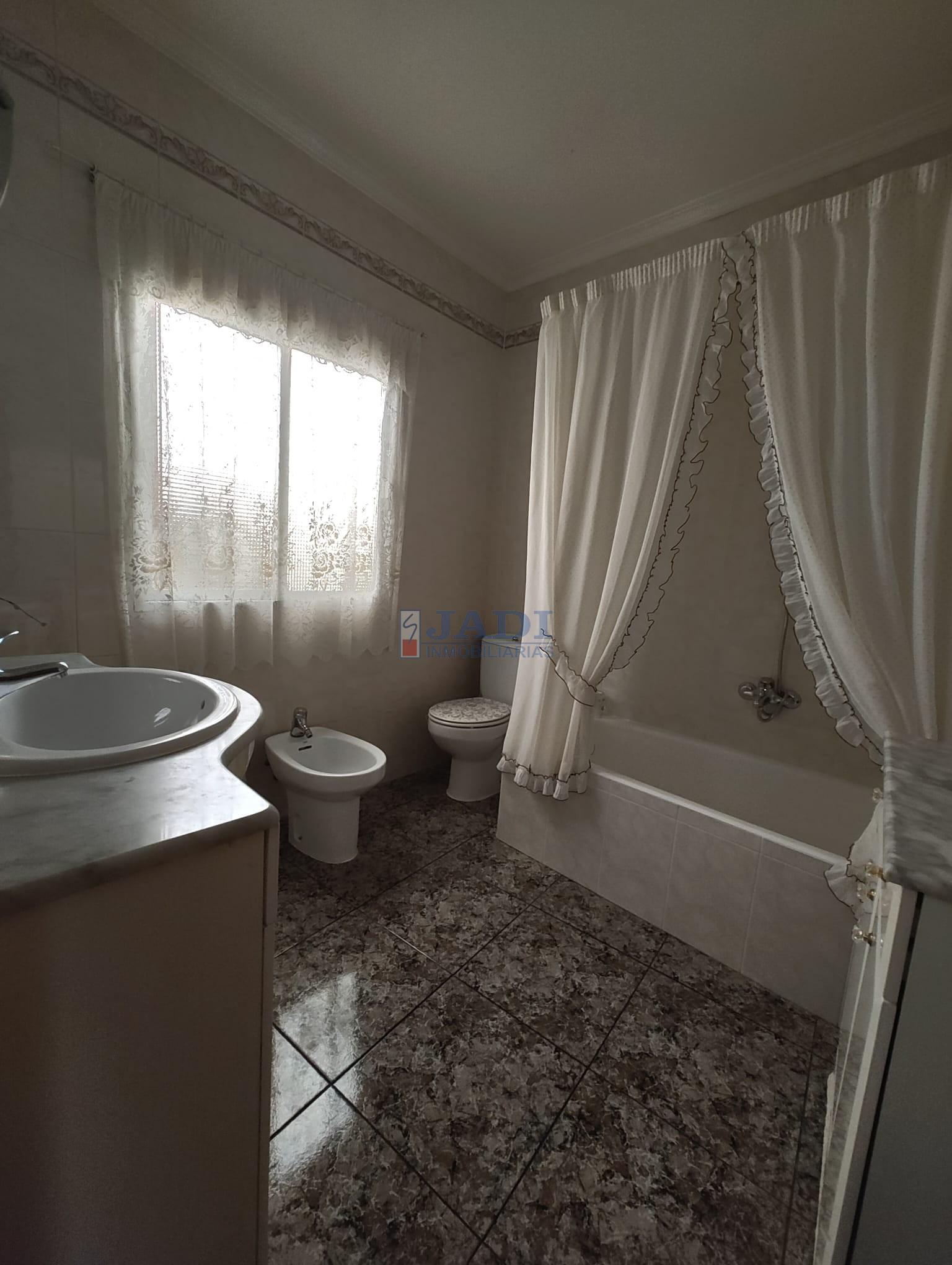 Venta de casa en Valdepeñas