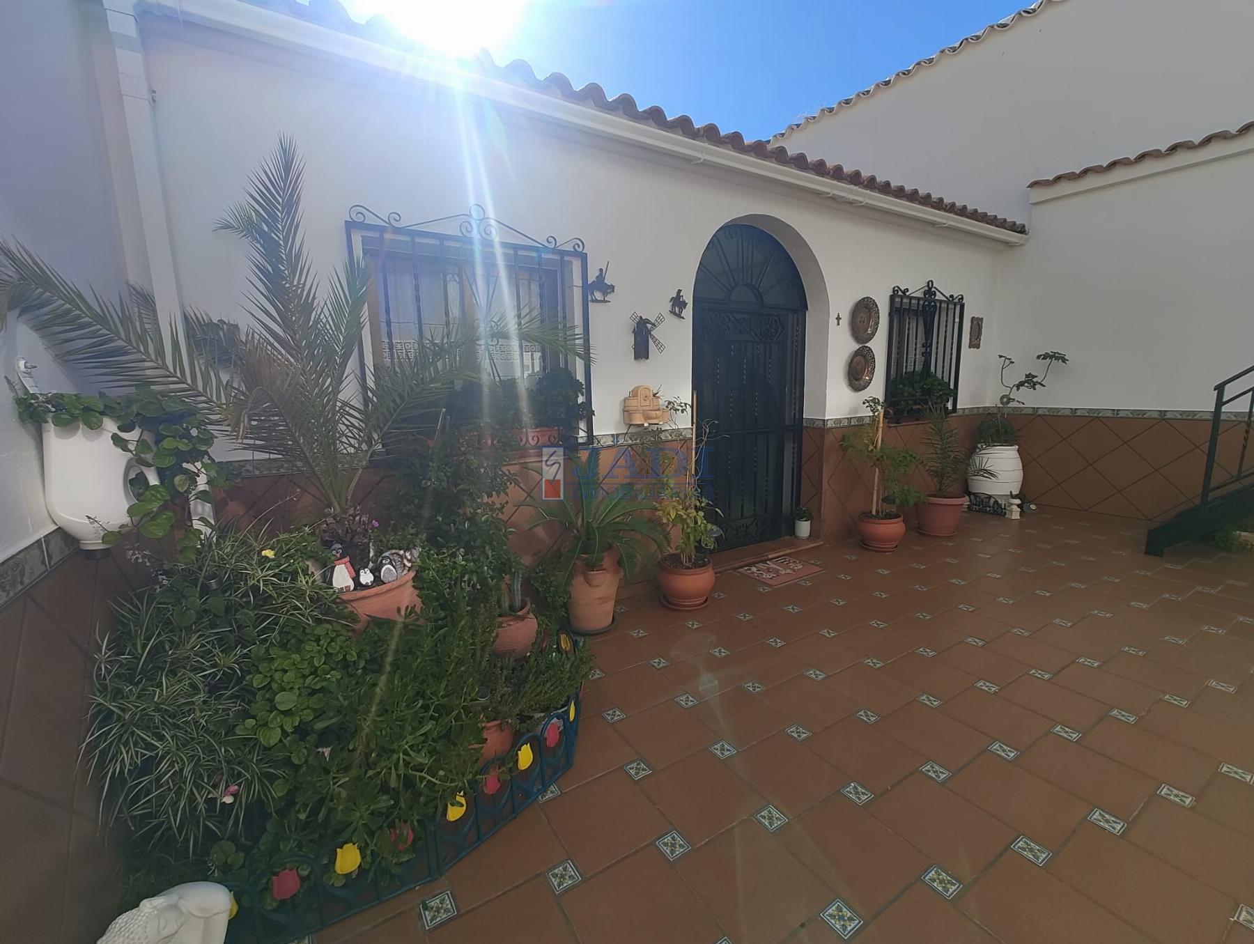 Venta de casa en Valdepeñas