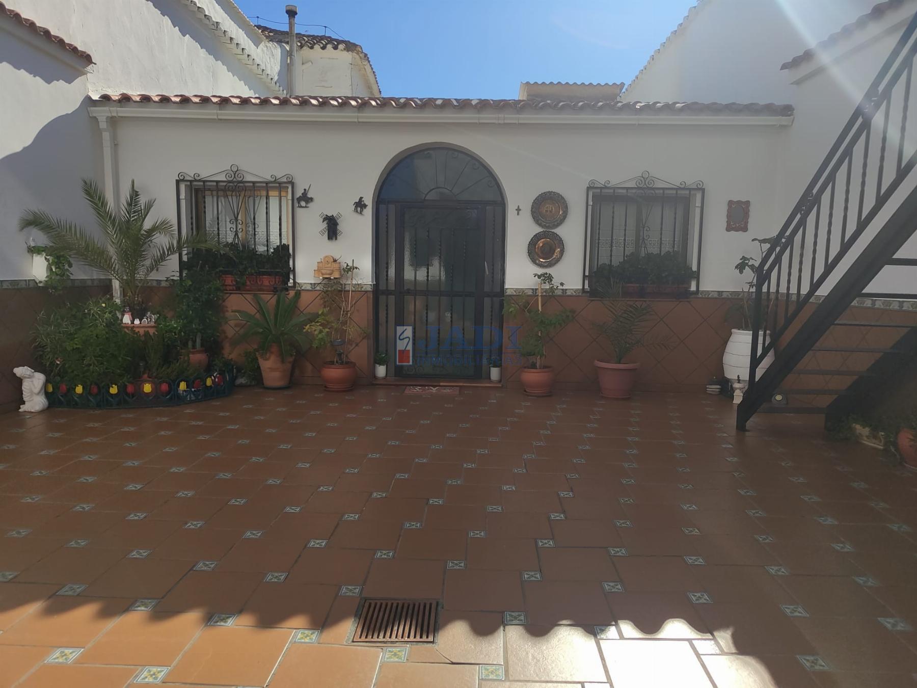 Venta de casa en Valdepeñas