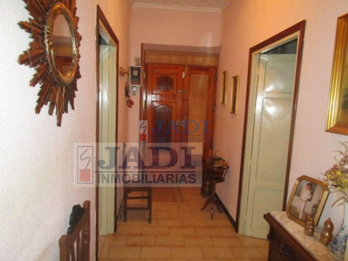 For sale of house in Valdepeñas