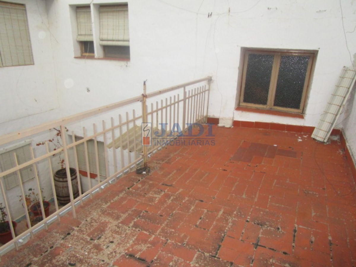 For sale of house in Valdepeñas