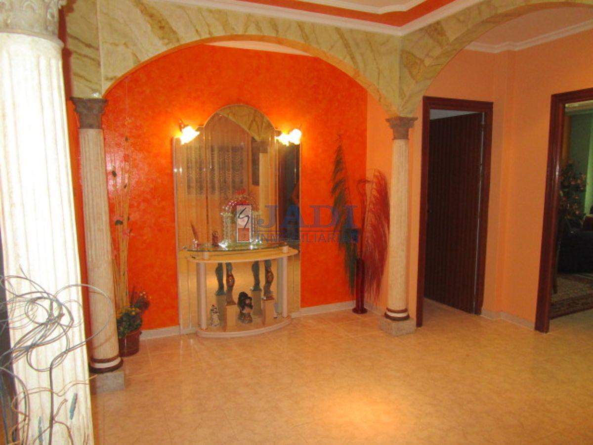 For sale of house in Valdepeñas