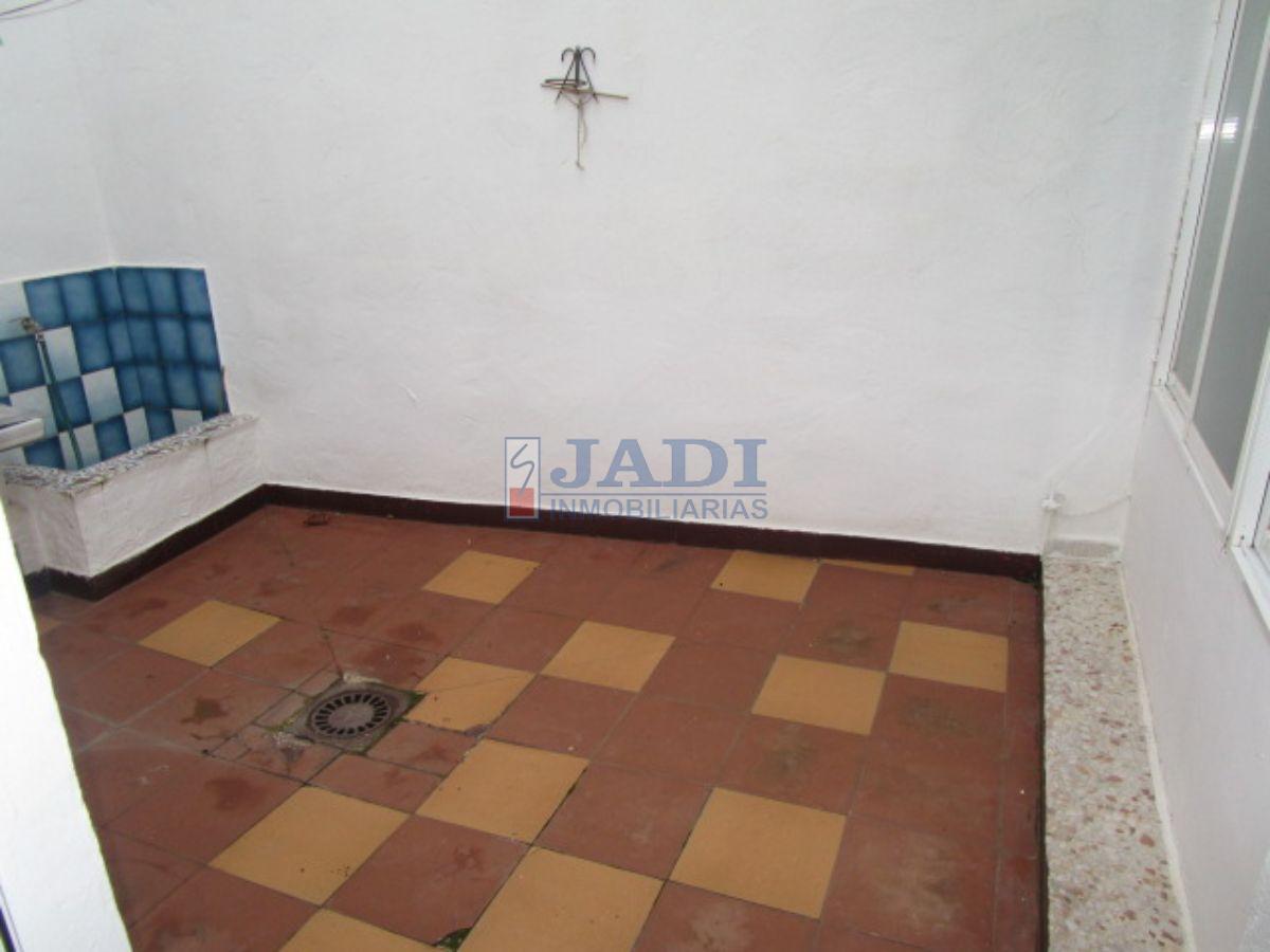 For sale of house in Valdepeñas