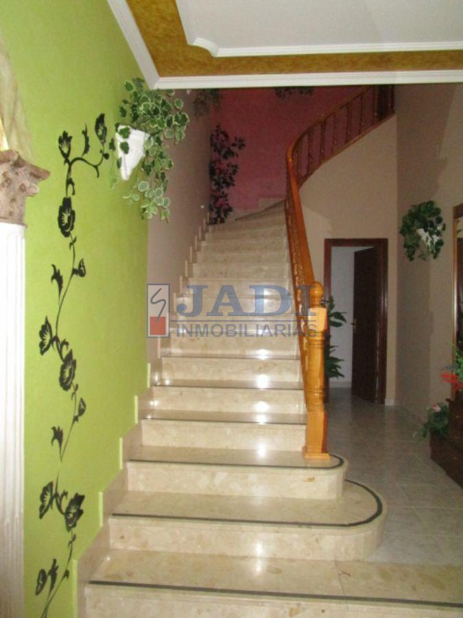 For sale of house in Valdepeñas