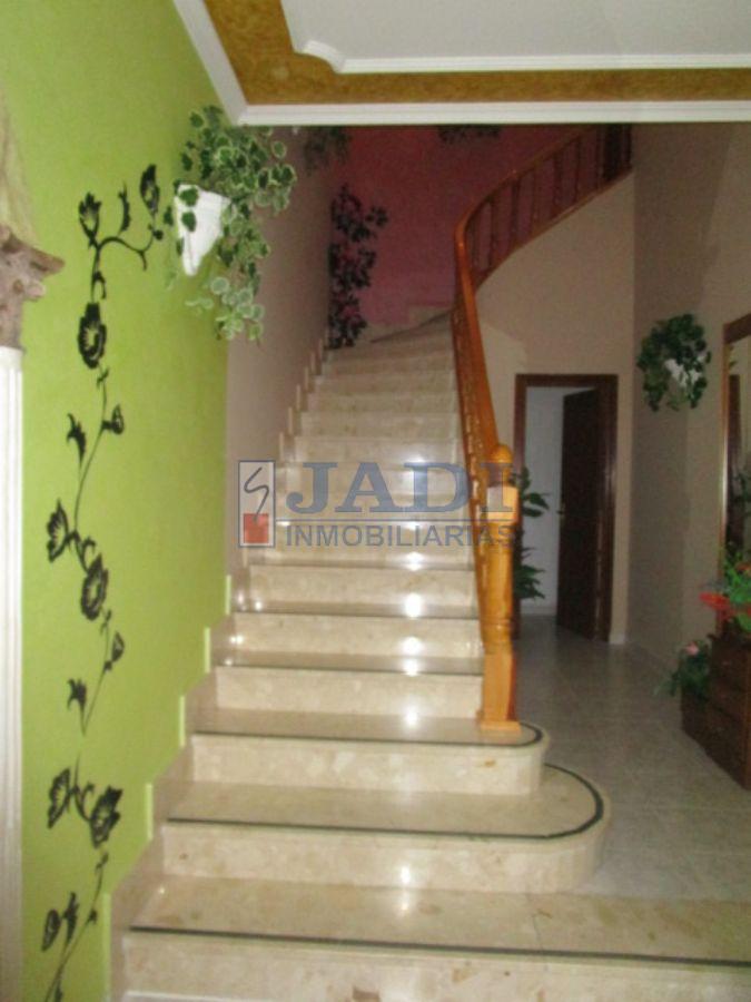 For sale of house in Valdepeñas