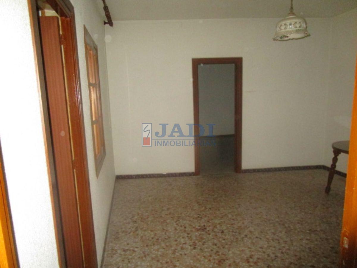 For sale of house in Valdepeñas