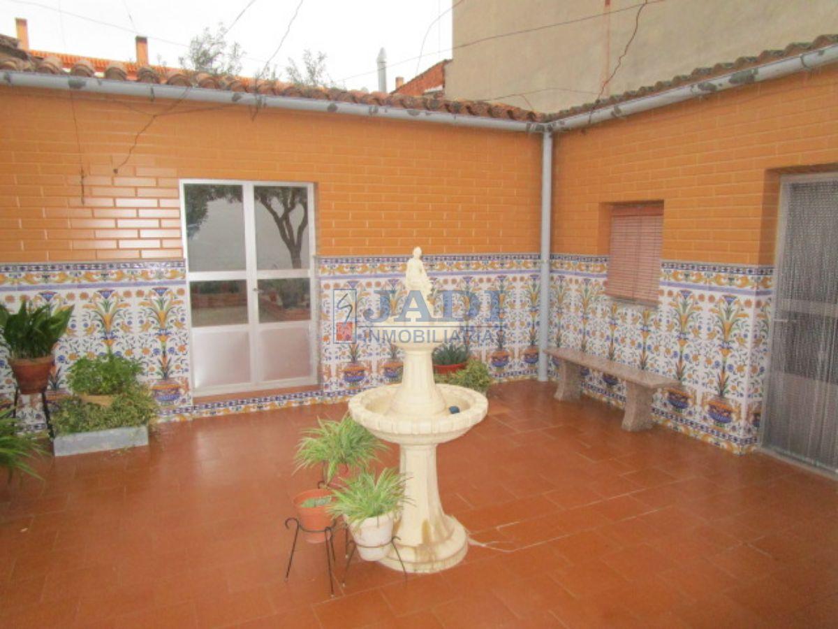 For sale of house in Valdepeñas