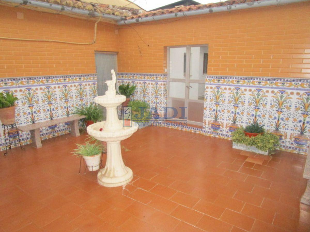 For sale of house in Valdepeñas