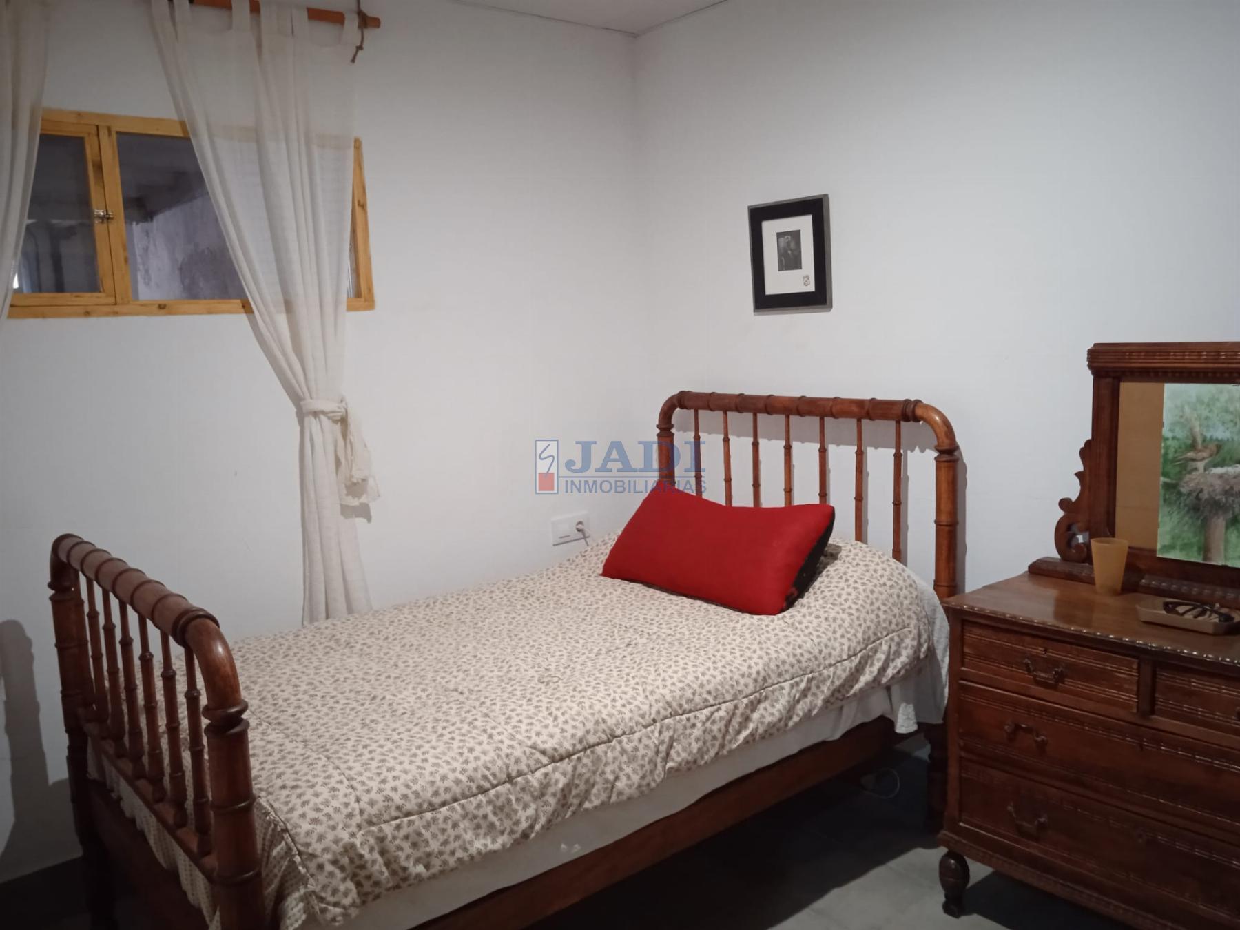For sale of house in Valdepeñas