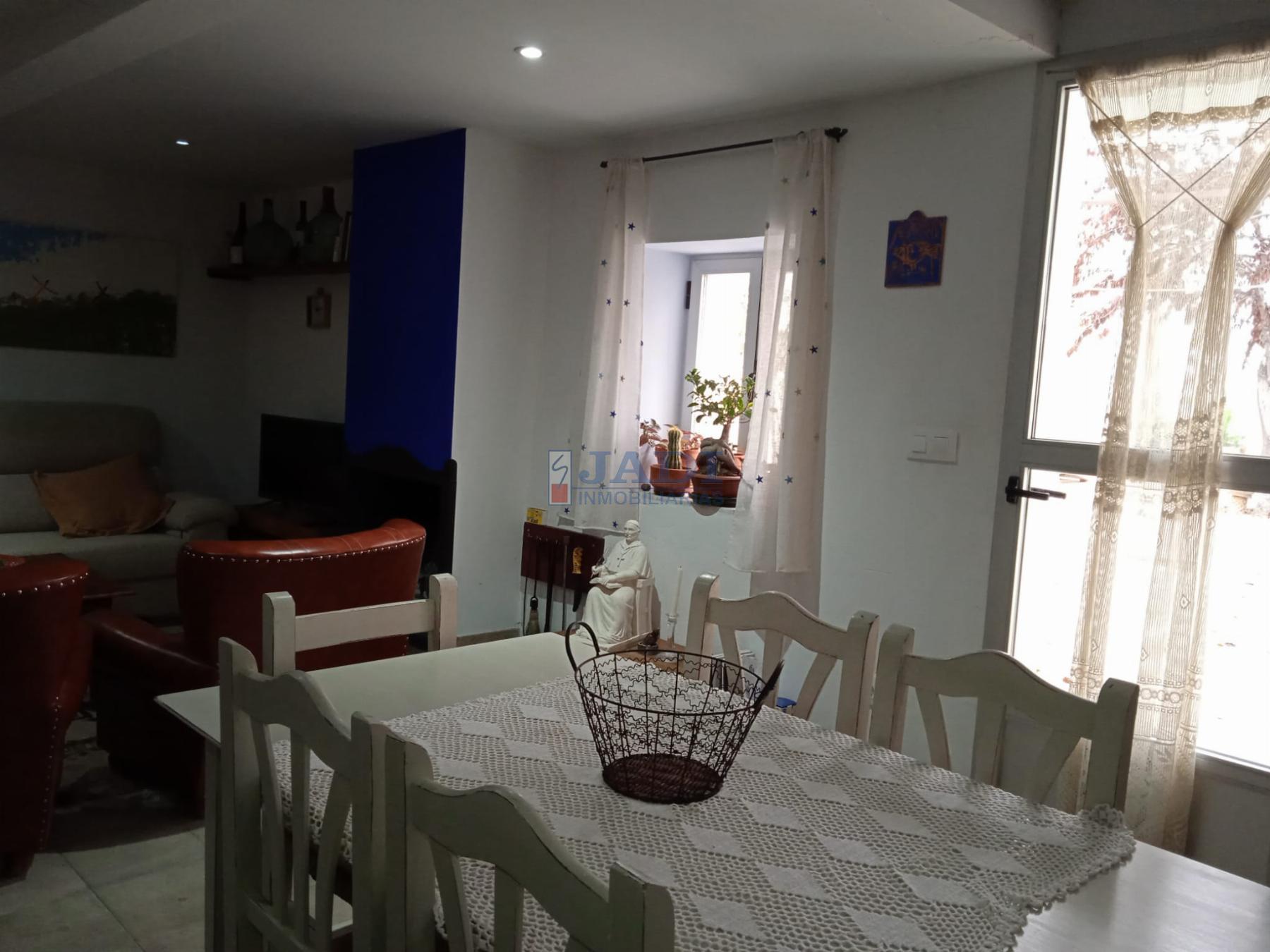 For sale of house in Valdepeñas
