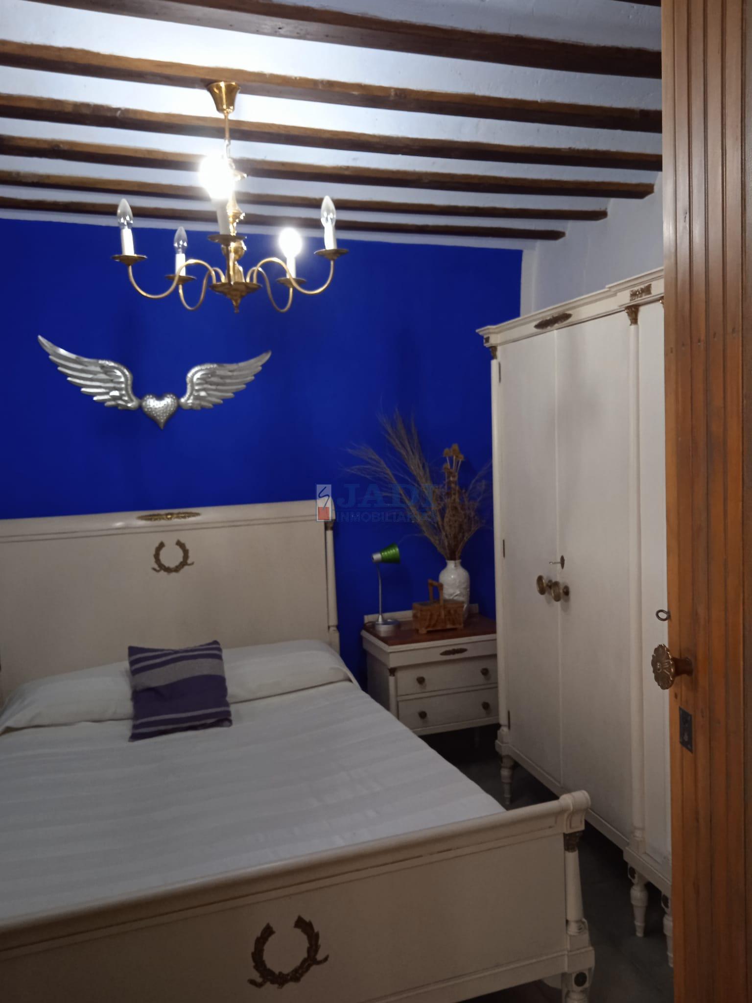 For sale of house in Valdepeñas