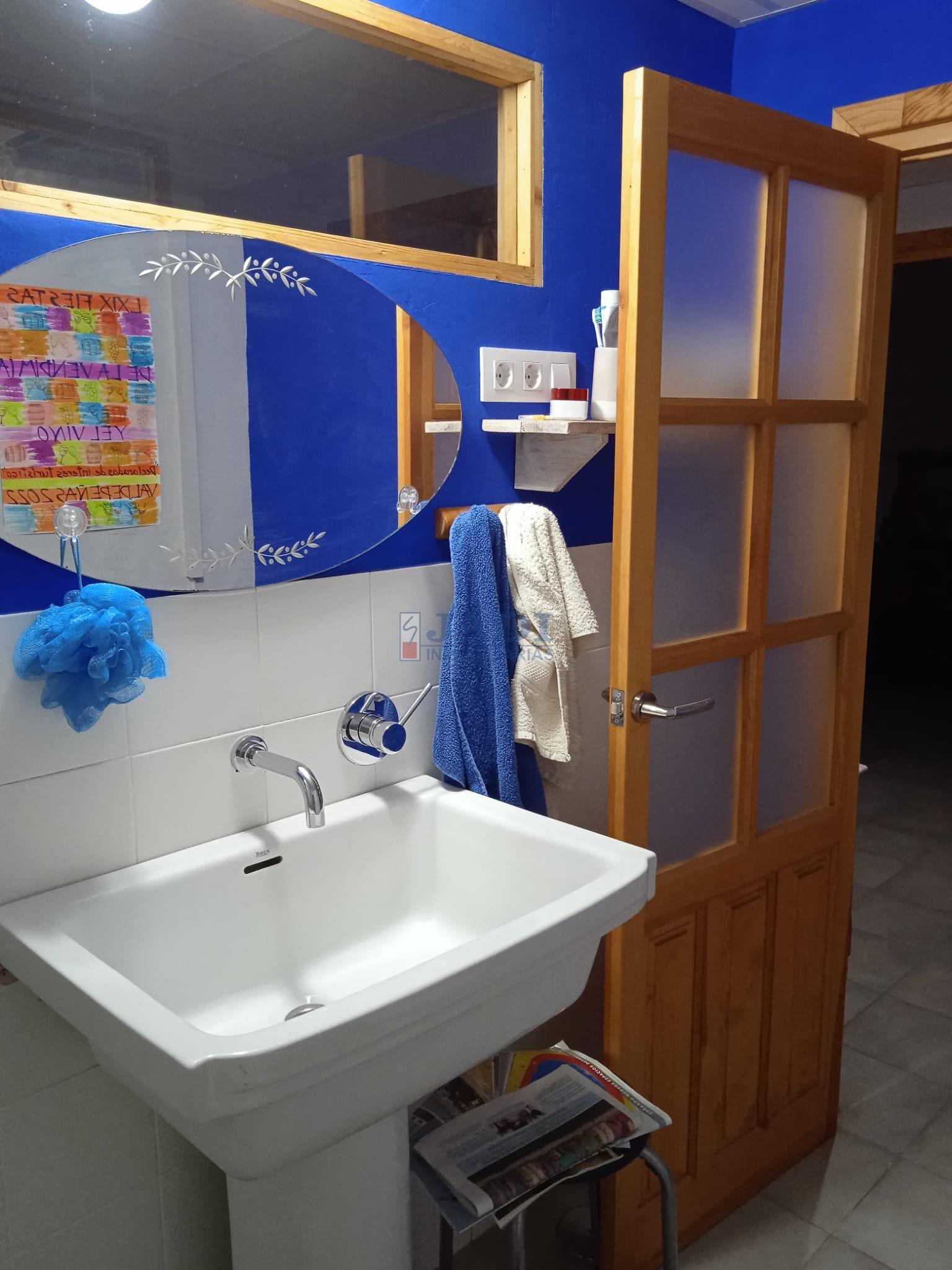 For sale of house in Valdepeñas