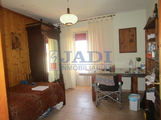 For sale of house in Valdepeñas