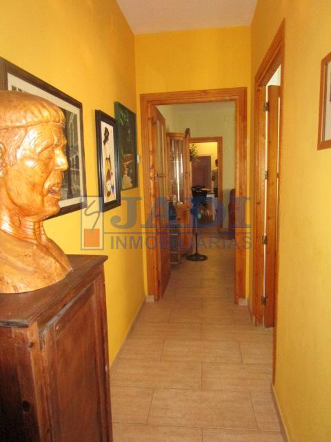 For sale of house in Valdepeñas