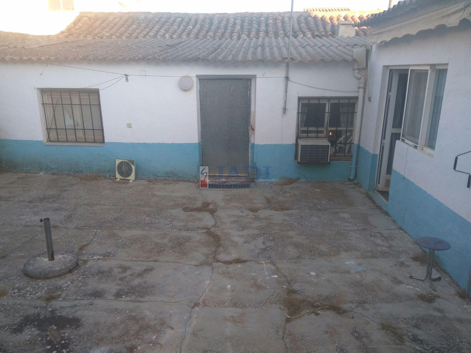 For sale of house in Castellar de Santiago