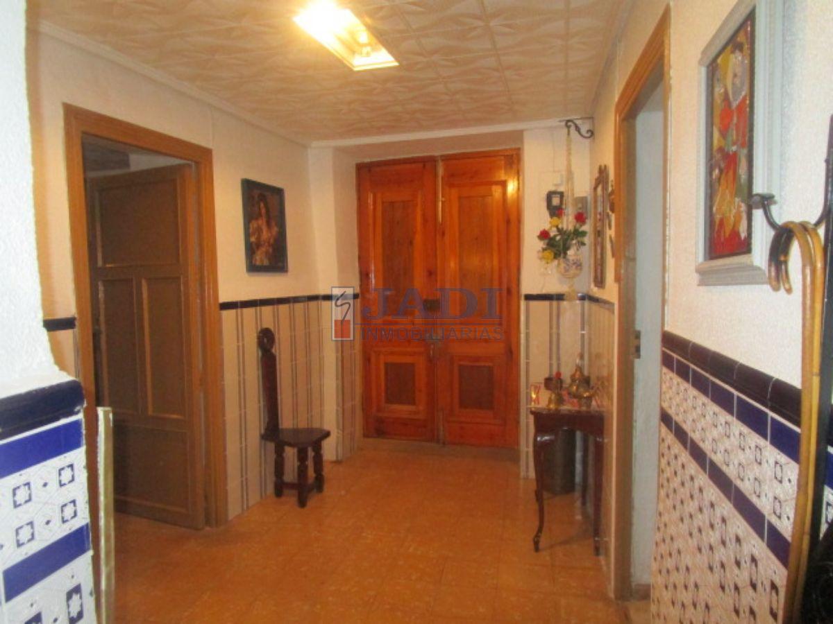 For sale of house in Valdepeñas