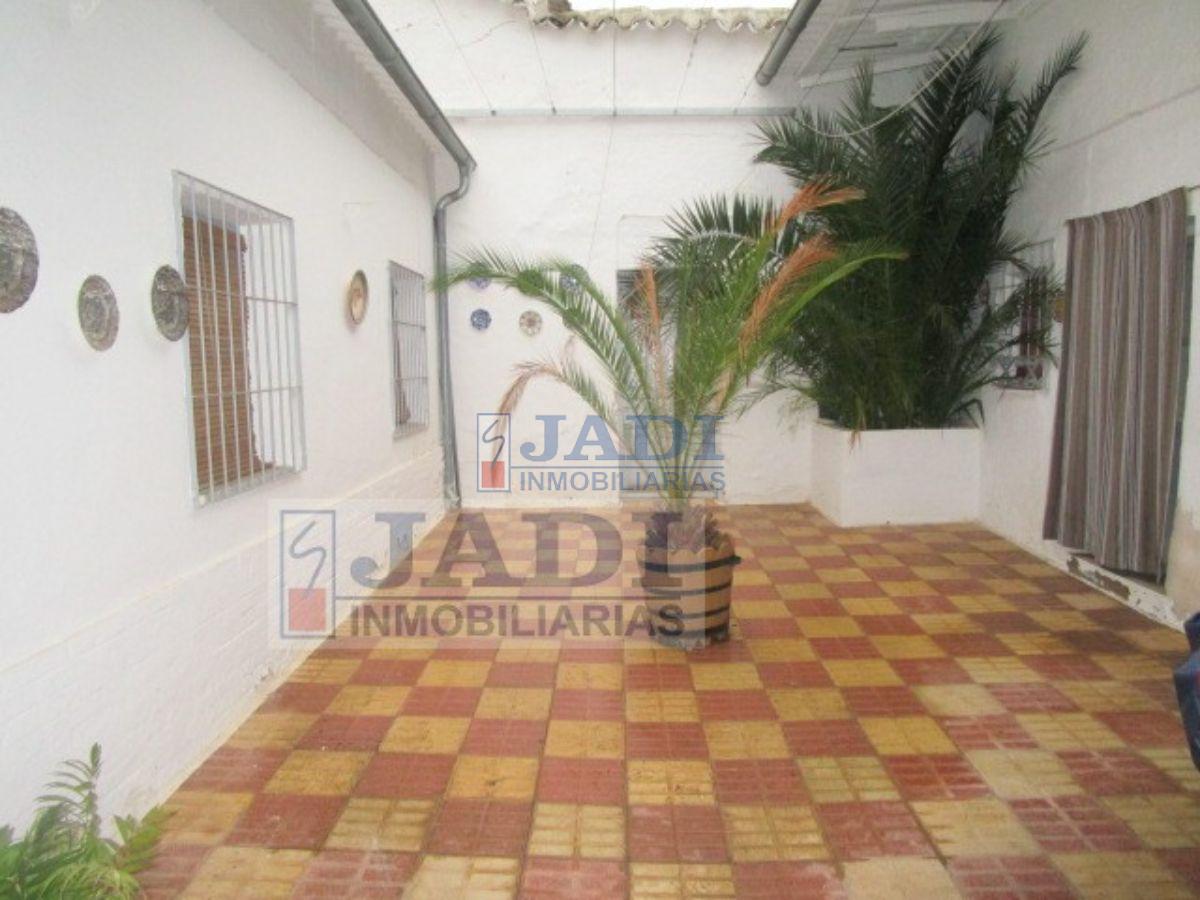 For sale of house in Valdepeñas