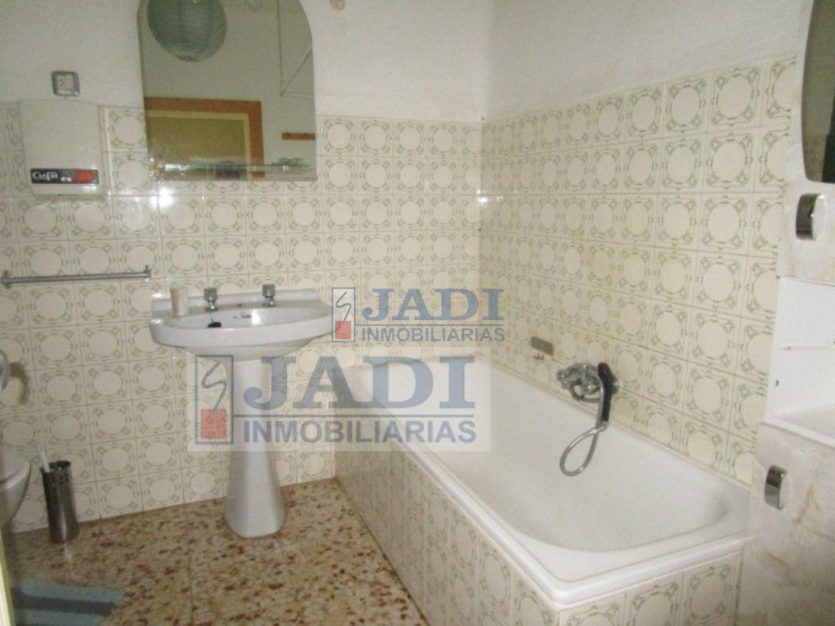 For sale of house in Valdepeñas