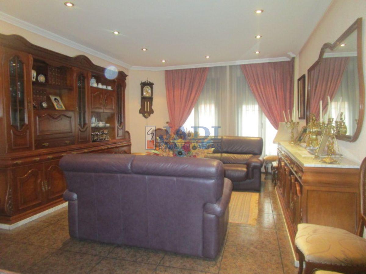 For sale of house in Valdepeñas