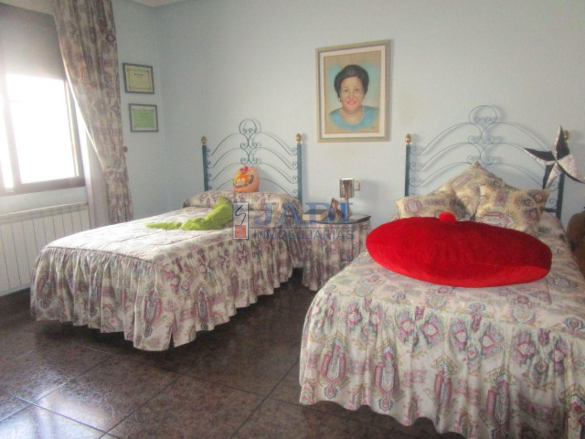 Venta de casa en Valdepeñas