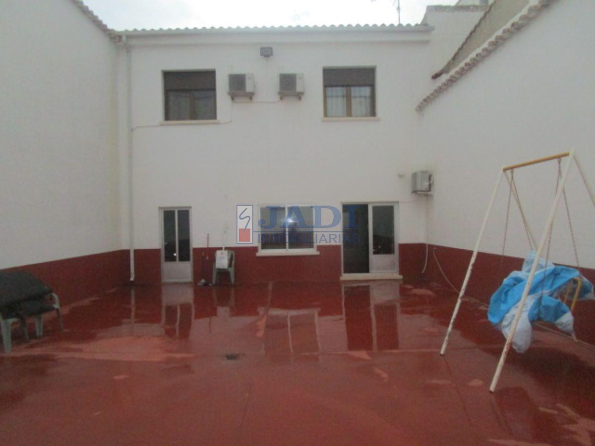 For sale of house in Valdepeñas