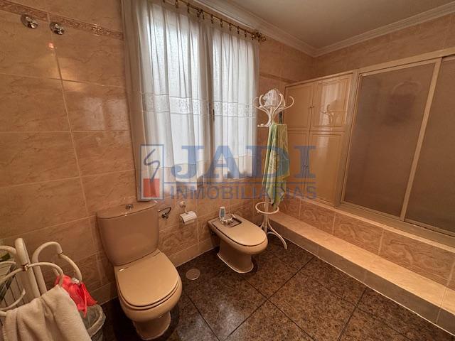 Venta de casa en Valdepeñas