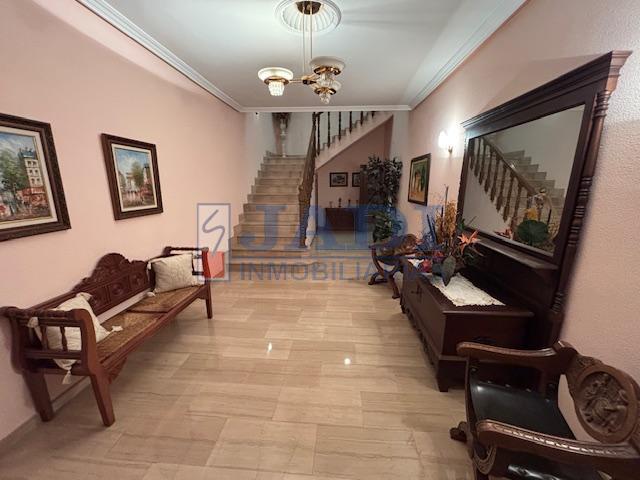 Venta de casa en Valdepeñas