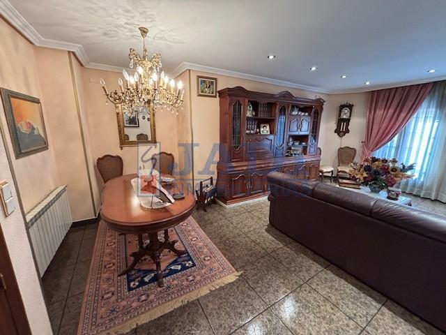 Venta de casa en Valdepeñas