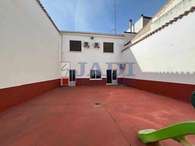 Venta de casa en Valdepeñas