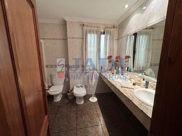 Venta de casa en Valdepeñas