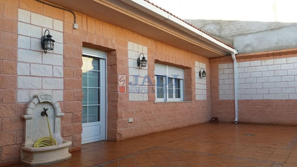 For sale of house in Valdepeñas