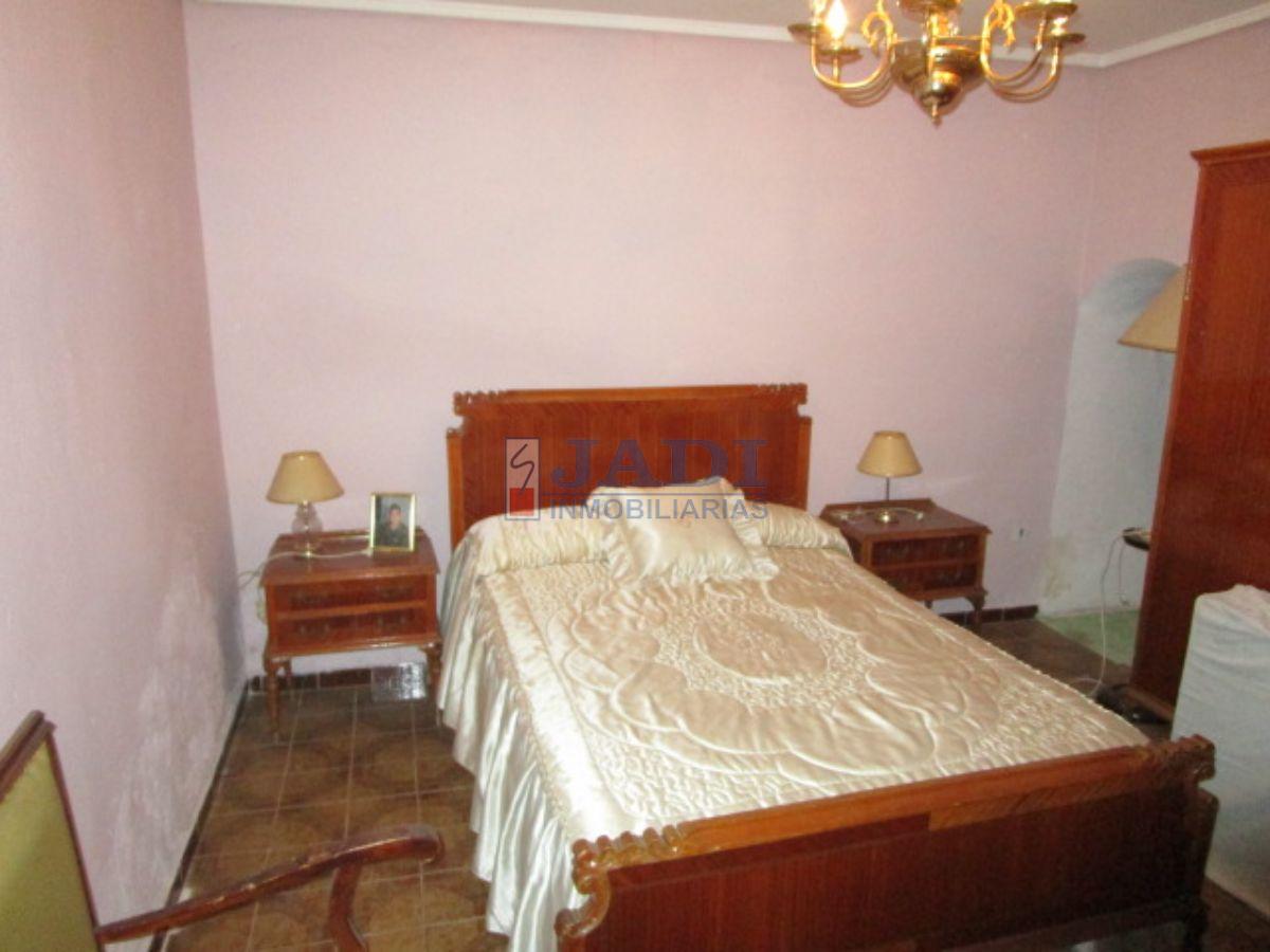 For sale of house in Valdepeñas