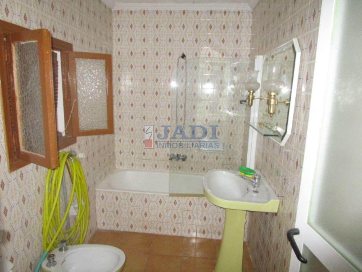 For sale of house in Valdepeñas