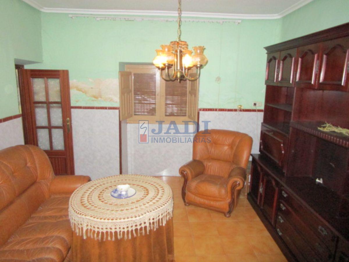 For sale of house in Valdepeñas