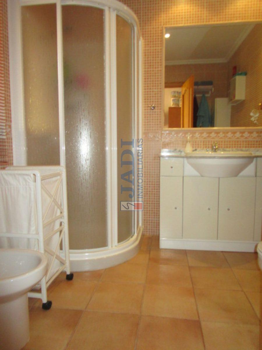 For sale of house in Valdepeñas