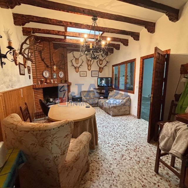 For sale of house in Valdepeñas