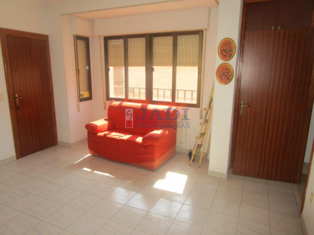 For sale of house in Valdepeñas