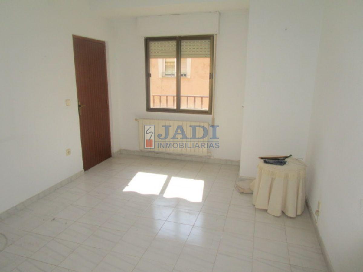 For sale of house in Valdepeñas