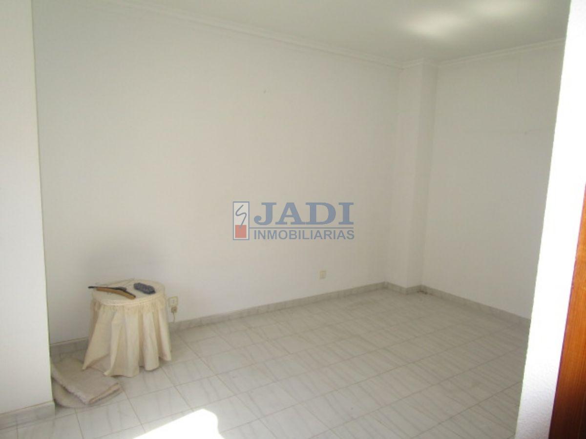 For sale of house in Valdepeñas