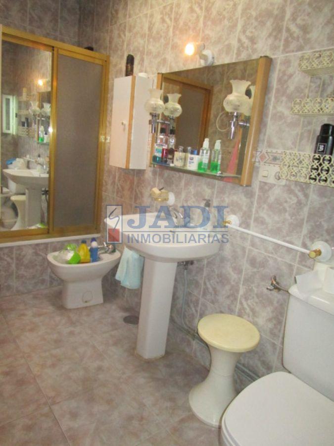 For sale of house in Valdepeñas