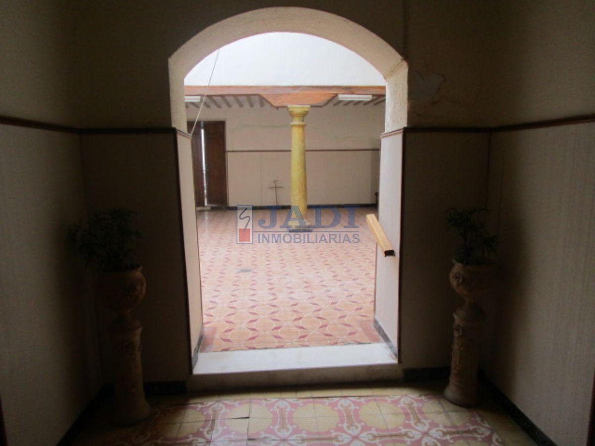 For sale of house in Valdepeñas