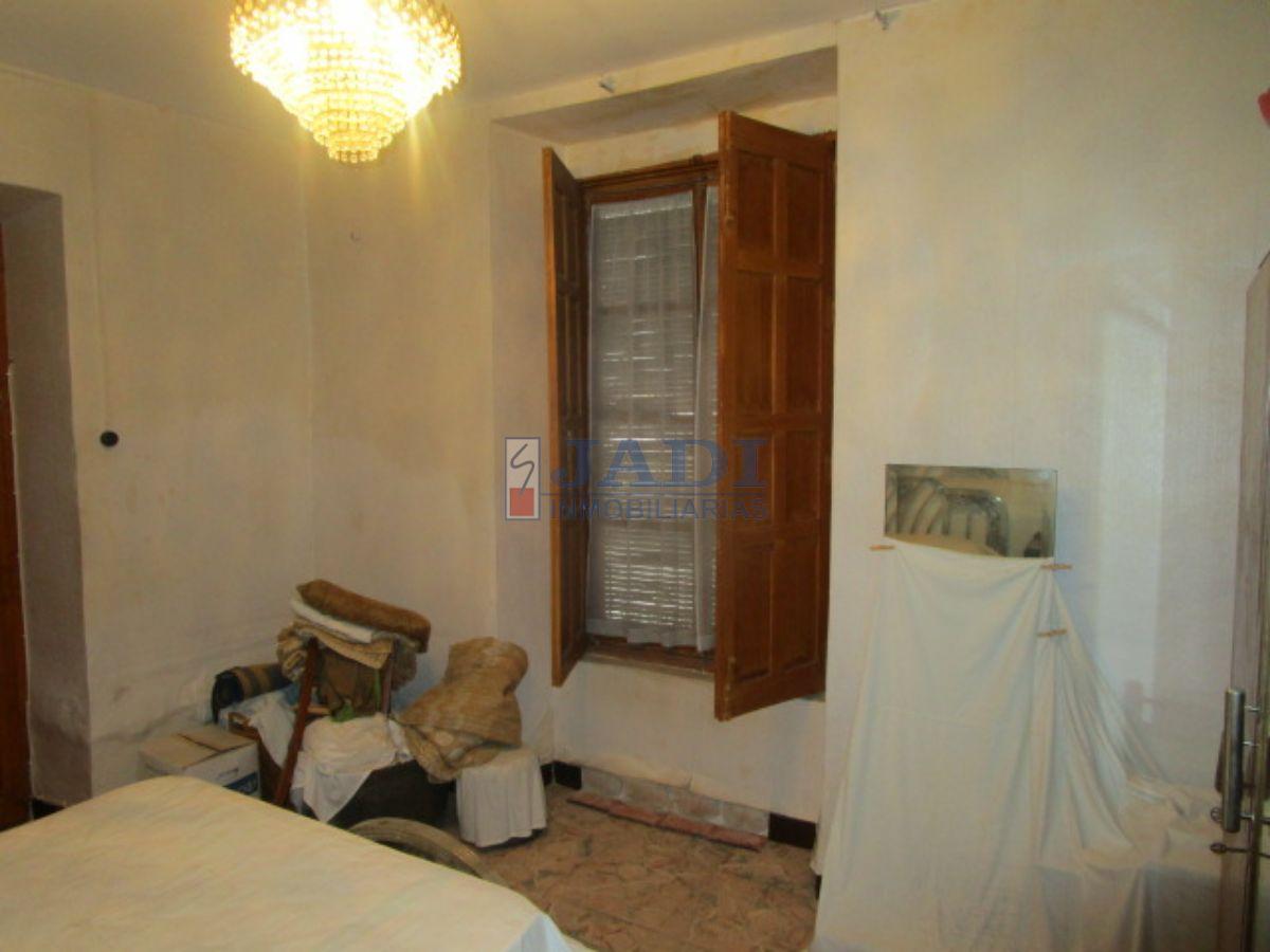 For sale of house in Valdepeñas