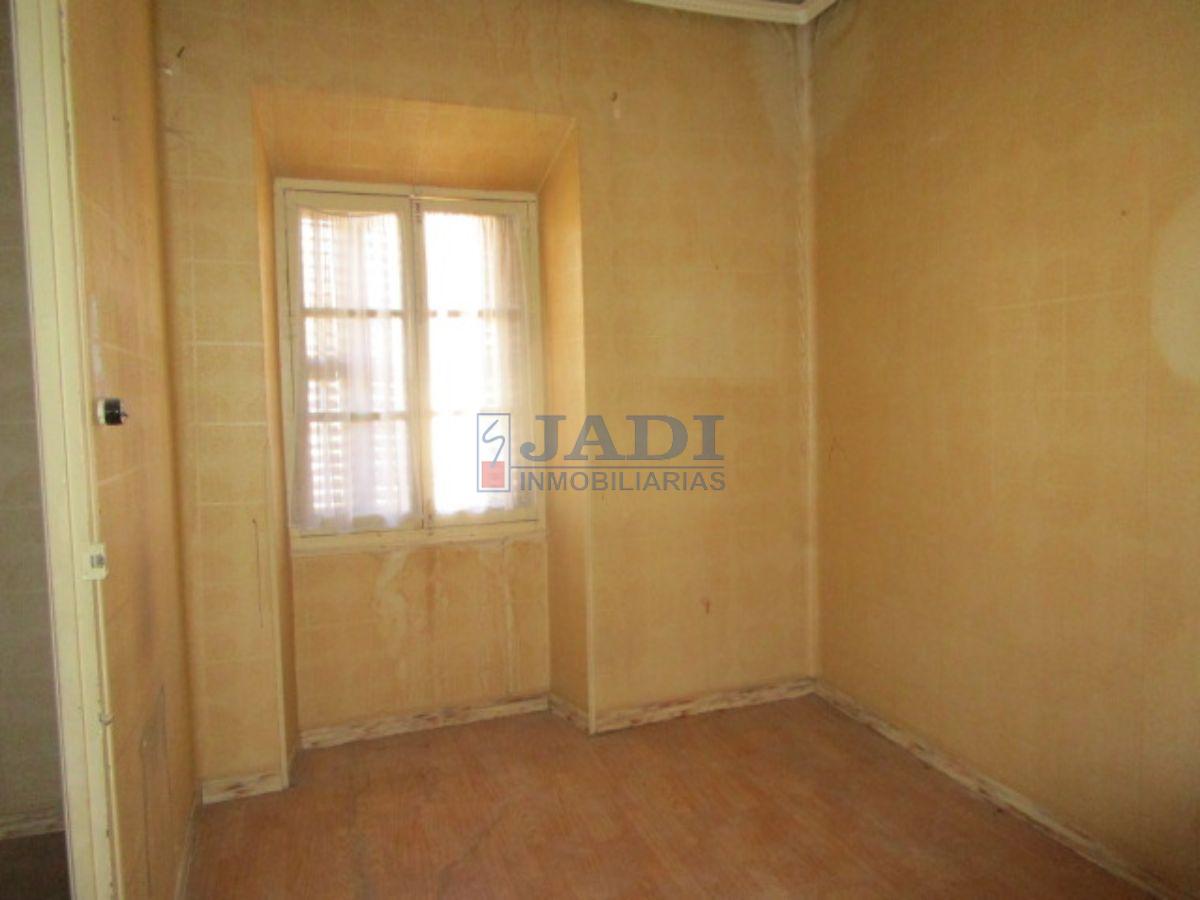 For sale of house in Valdepeñas