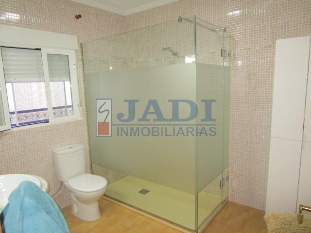 For sale of house in Valdepeñas