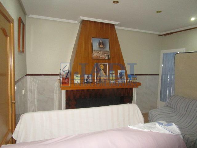 For sale of house in Valdepeñas