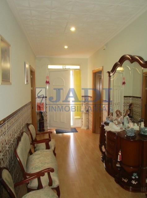 For sale of house in Valdepeñas